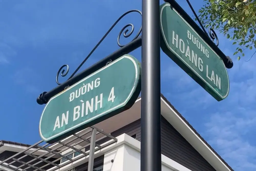 MT PSI Thi Công Chỉnh Trang Cột Biển Tên Phố, Biển Báo Giao Thông